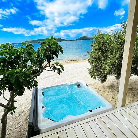 Mit Privatpool Fuer 6 Personen Ca 60 Qm In Drage, Dalmatien Norddalmatien Feriehus Drage
