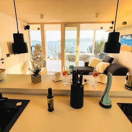 Mit Privatpool Fuer 6 Personen Ca 60 Qm In Drage, Dalmatien Norddalmatien *